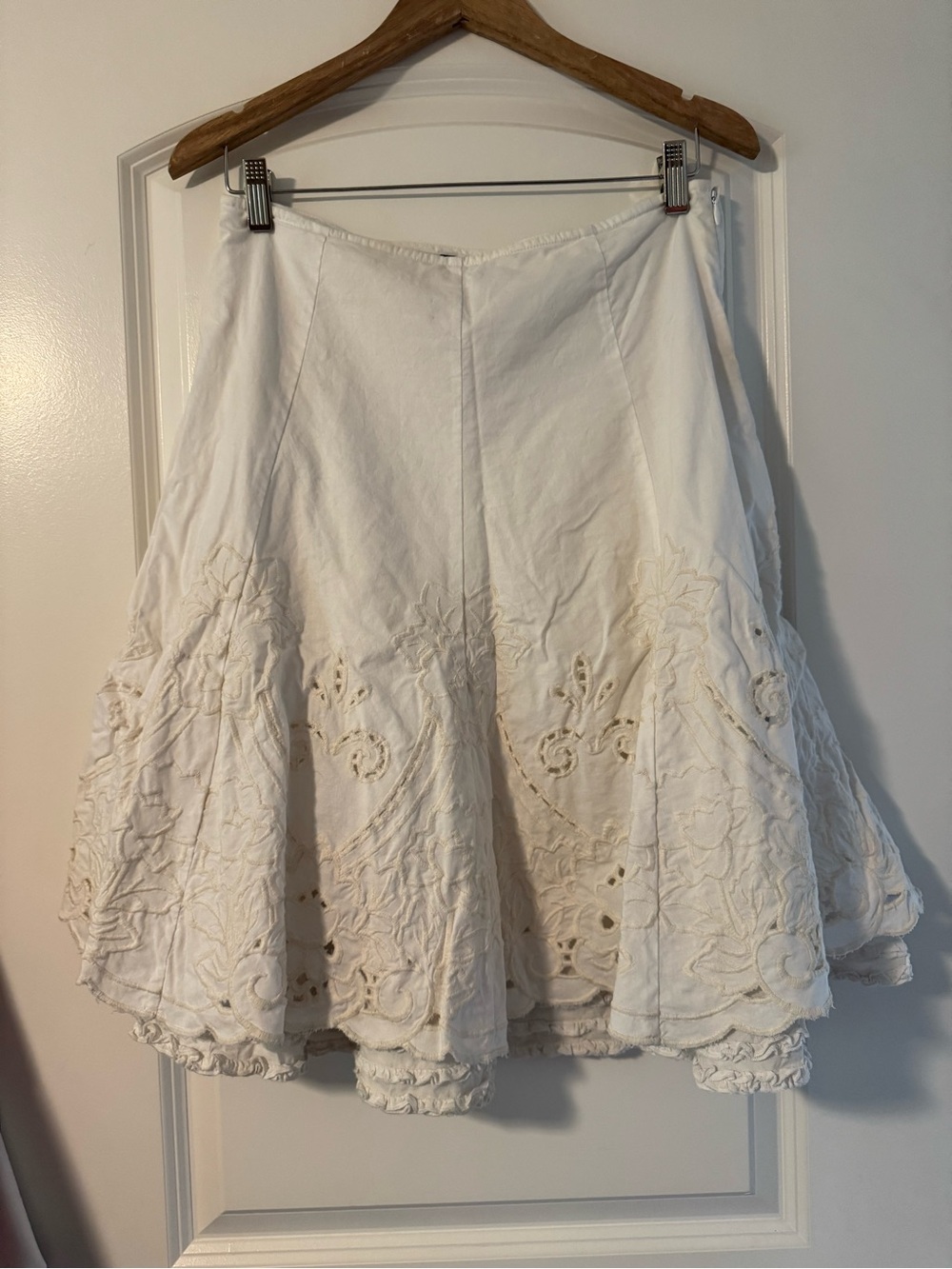 Cabi Women's White Embroidered A-Line Skirt